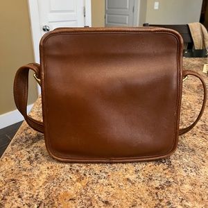 Vintage Square Coach Crossbody (Style #J8D-9168)